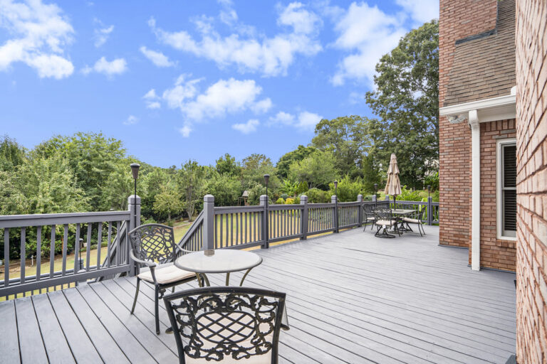 Lakehouse Retreat interior 2